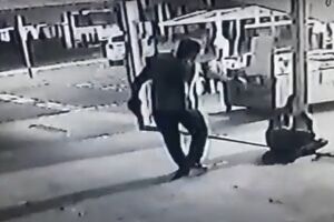 Vídeo mostra motoentregador sendo baleado na Mato Grosso