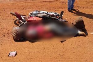 Motociclista morre atropelado por carreta tritrem na BR-158