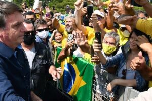 Aprovação do governo Bolsonaro salta para 52%, diz pesquisa