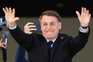 Bolsonaro cita dados do Caged e diz que Brasil 'está voltando à normalidade'