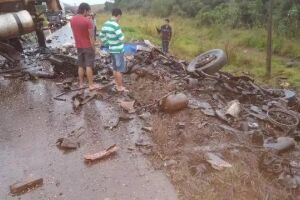 Gravíssimo: batida de caminhões deixa dois mortos perto de Ponta Porã