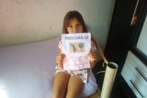 Menina pede ajuda para encontrar aparelho de audição perdido em Campo Grande