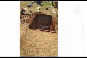 No enterro da mãe, filha descobre que corpo do pai sumiu em Campo Grande