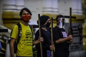 Brasil registra 566 mortes por covid-19 nas últimas 24h