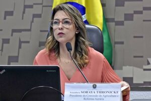 Soraya peita Bolsonaro e pede demissão de Guedes: 'senhor ranzinza e irresponsável'