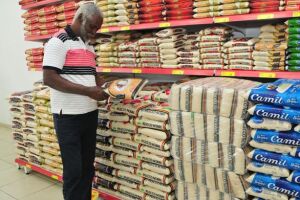 Governo zera imposto de importação para segurar alta no preço do arroz