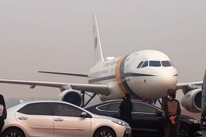 Durante voo em MT, avião com Bolsonaro arremete por conta da fumaça