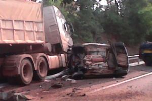 Fonoaudiólogo da prefeitura de Aquidauana morre em batida entre carro e carretas