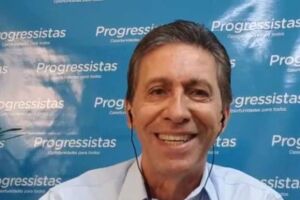 Candidatos a prefeito de Campo Grande disputam atenção de líderes comunitários nesta sexta-feira