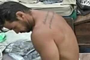 'Agora eu fiquei doce': Mariano se descuida e vaza nudes sem querer durante A Fazenda