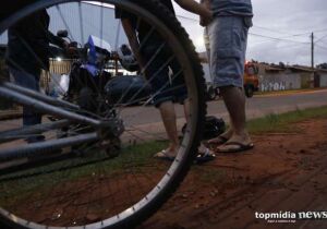 Mulher de bike tenta assalto, apanha e acaba presa no Panamá