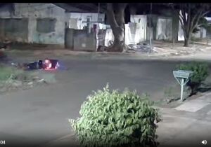 Câmera registrou troca de tiros entre policial à paisana e criminoso (vídeo)