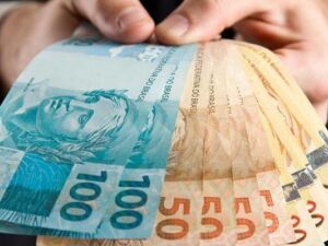 A v&iacute;tima tamb&eacute;m relatou que uma conhecida teria visto um dos suspeitos
