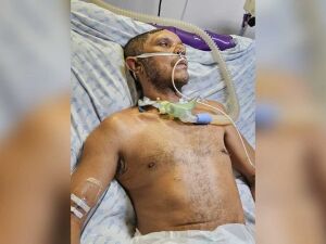 O homem foi levado ao hospital após ser encontrado desacordado e com um ferimento na cabeça nas proximidades da Avenida Fábio Zahran