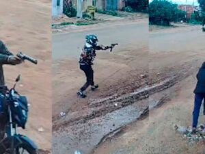 Dupla em motocicleta perseguiu as v&iacute;timas atirando