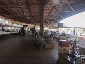 Suspeito atirou pedra contra balc&atilde;o de empresa de &ocirc;nibus e foi localizado pela GCM durante tentativa de fuga