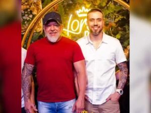Pai e filho comandam boates e loja de carros 