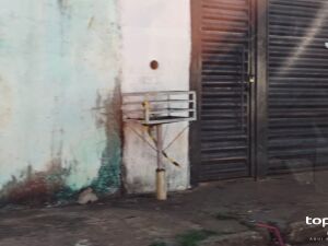 Ap&oacute;s um adolescente de 16 anos ser executado dentro de casa, moradores dizem viver com medo da viol&ecirc;ncia ligada ao tr&aacute;fico e ao uso de drogas no bairro