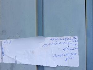 Bilhete foi pregado no port&atilde;o de uma resid&ecirc;ncia em Campo Grande
