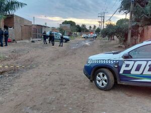 V&iacute;tima teria sido chamada no port&atilde;o de resid&ecirc;ncia pelos atiradores