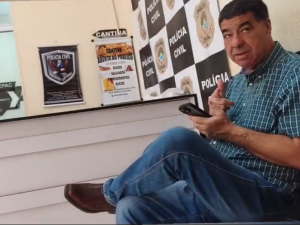 Elenilton Dutra de Andrade chamou a pol&iacute;cia depois de tirar a faca para a popula&ccedil;&atilde;o e levar a pior
