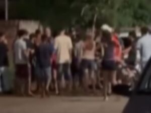 Em um dos conflitos, uma crian&ccedil;a de 11 anos teria sido agredida