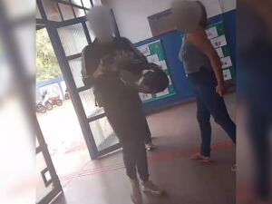 Ainda segundo a den&uacute;ncia, o professor teria perguntado aos meninos se eles 'pegariam' as mulheres que apareciam nas imagens