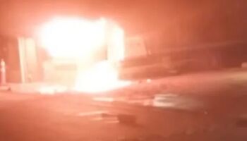 Grupo armado mete tiro e coloca fogo em concessionária no Mato Grosso