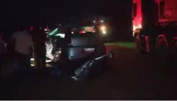 Carreta que seguia para MS se envolve em acidente e mata dois trabalhadores rurais em SP