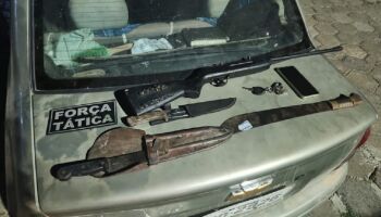 Após agredir esposa e incendiar duas casas, homem é preso com armas e munições em Corumbá