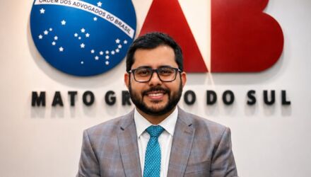 Gabriel se diz especialista em licita&ccedil;&otilde;es