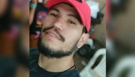 Rodrigo Larrea da Silva desapareceu h&aacute; tr&ecirc;s semanas e fam&iacute;lia segue sem informa&ccedil;&otilde;es sobre o seu paradeiro 
