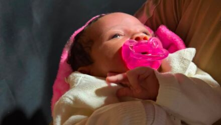 Ayla Emanuelly chegou a Capital nesta ter&ccedil;a-feira; Tribunal de Justi&ccedil;a acompanha o caso