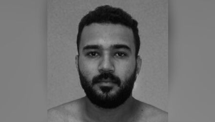 Jess&eacute; de Souza estava proibido de se aproximar da m&atilde;e, mas invadiu im&oacute;vel e tentou atacar policial