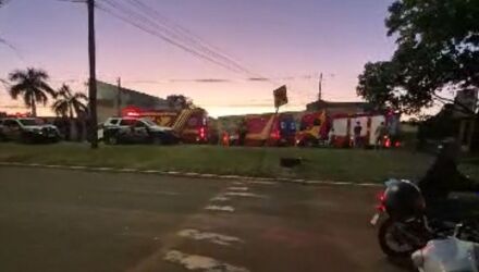 Equipes do Corpo de Bombeiros foram acionadas, junto com a Pol&iacute;cia Militar, para atender o caso, mas, ao chegar, a v&iacute;tima j&aacute; estava sem sinais vitais