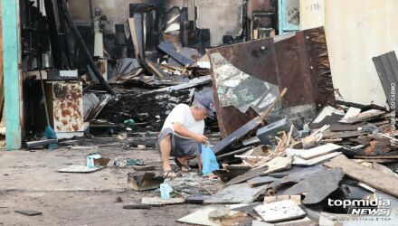 Moradores temeram que chamas atingissem im&oacute;veis e galp&otilde;es pr&oacute;ximos