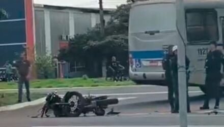 Sinaliza&ccedil;&atilde;o obrigava convers&atilde;o &agrave; direita; motociclista morreu no local