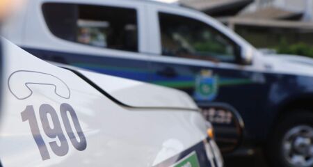 Testemunha afirmou ter visto o homem dirigindo a picape; mulher teria se apresentado como condutora ap&oacute;s a colis&atilde;o na Vila Progresso