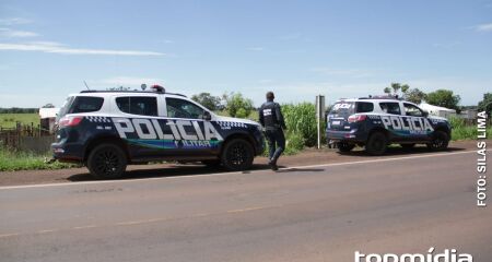 Pol&iacute;cia esteve no local para investigar o caso