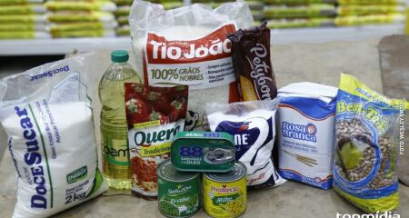Valor médio da cesta chegou a R$ 805,08 e comprometeu mais de 57% do salário 