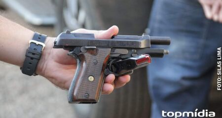 Um dos bandidos estava armado