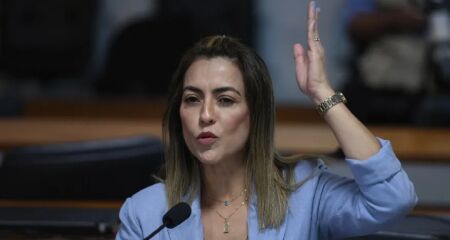 Autora do projeto de lei que legaliza o cigarro eletrônico, Soraya Thronicke viajou à Itália com despesas pagas por empresa de tabaco