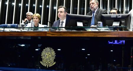 Projeto de lei complementar limita crescimento das despesas do governo ao arcabouço fiscal, limitado entre 0,6% e 2,5%. SPVAT ficou fora