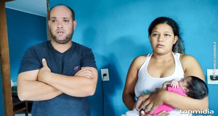 Sem dinheiro, o casal não conseguiu pagar o aluguel da casa onde moram
