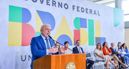 Presidente da República, Luiz Inácio Lula da Silva, durante cerimônia de anúncio dos novos valores e da expansão das bolsas CAPES, CNPq e do Programa de Bolsa Permanência (MEC).