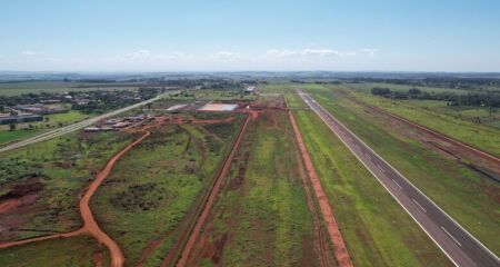 A pista do Aeroporto Regional Francisco Pereira de Matos completas três anos interditada para obras