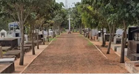 Cemitério onde corpos foram furtados
