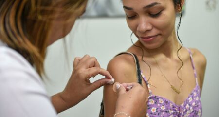Vacina deve ser aplicada em qualquer situação, diz Sesau 