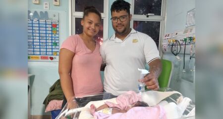 Tauana com sua bebê Thaila internadas há 108 dias no Humap