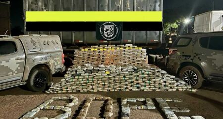Mais de R$ 9 milhões em drogas são apreendidos em caminhão de reciclagem em Campo Grande 